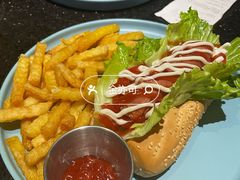-K+全国连锁KTV(绿地缤纷天地店)