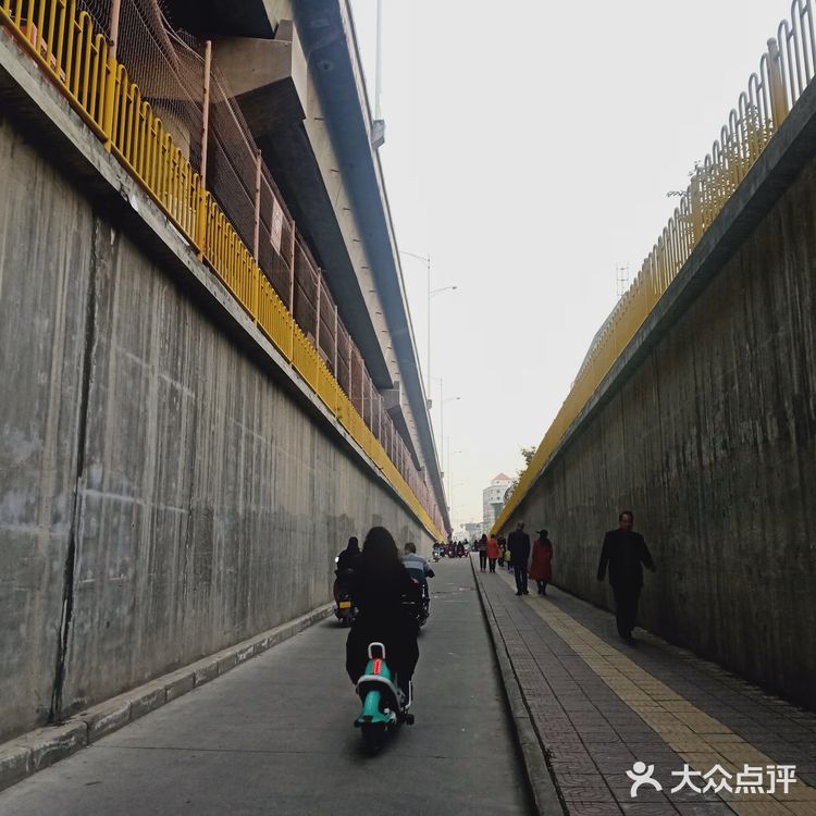 怪不得有人说，跑一趟咸阳专门去吃汇通面！