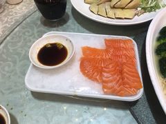 三文鱼刺身-御满江海鲜酒家(洛溪新城店)