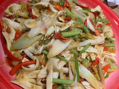 火爆黄喉-先启半步颠小酒馆(常熟万达广场店)