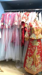 -觅白婚纱礼服馆