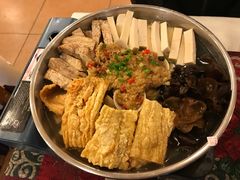 -刘姐啤酒鱼民族演艺餐厅(西街总店)