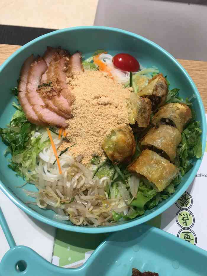 蔡澜越南粉(万菱汇店)-"服务:午餐时段不用等位,直接找空位就坐,.