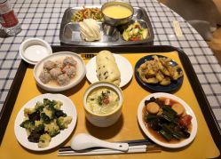 -月之旅·尊 高端月子会所(科馨别墅一店)