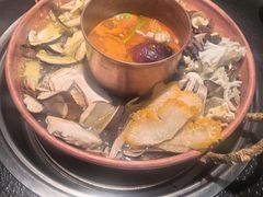 -菌自由丨野生菌火锅特色庭院餐厅(丽江古城店)