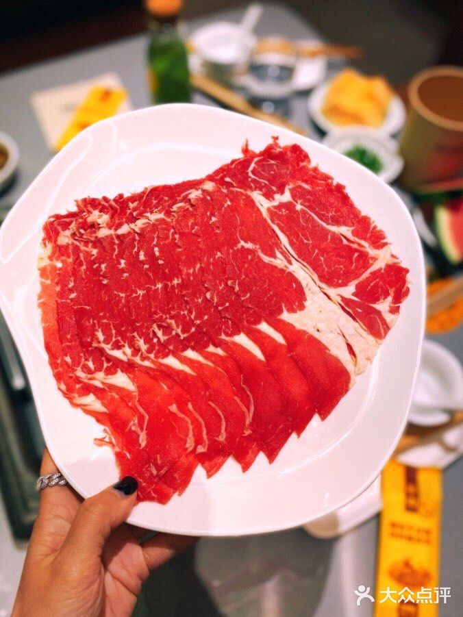 不惜几小时排队也要吃。漫长的等候，服务员真心很热情