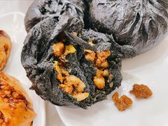黑猪肉黑金包-李与白包子铺(桐梓林店)