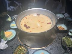 -湊湊火锅·茶憩(新中关购物中心店)