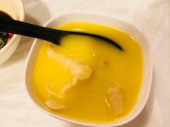 -鲜入围煮花胶鸡海鲜火锅