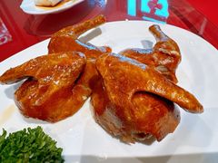 玻璃脆皮乳鸽-利苑酒家(金宝店)