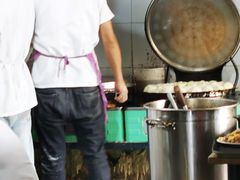 -宝瑞门钉肉饼店