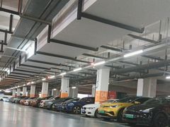 -虹桥火车站-停车场