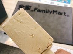 珍珠奶茶味雪糕-全家便利店(上海南站站店)