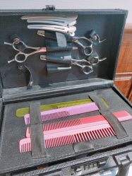 -FRIDAY星期五专业美发沙龙