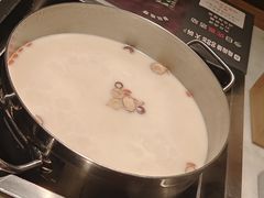 -尚尚仙·酸汤猪手·猪肚鸡火锅(华联万柳购物中心店)