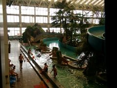 -龙脉温泉室内游泳馆