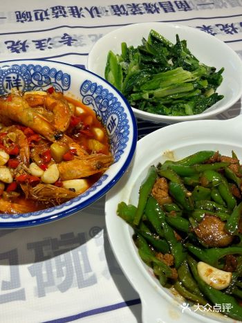 在南昌！这家馆子的好大呀 菜也超下饭！