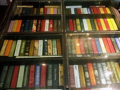 -钟书阁(松江泰晤士小镇店)