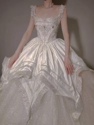 -Lady  Jane高端婚纱礼服馆