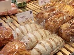 -顶东面包花园·生日蛋糕(世博店)