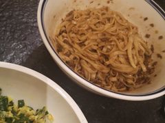 -鱼鲜饭香·招牌汽锅剁椒鱼头王