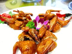石岐乳鸽-轩记海鲜餐厅·四十五年老字号·经典粤菜(西区彩虹店)