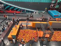 -极限PLAY运动娱乐新世界·团建派对潮玩休闲馆·室内蹦极高空游乐园