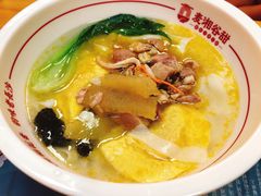 -呷佬·长沙手工米粉(金沙江路店)