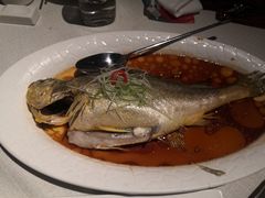 特色蒸大黄鱼-千百味红餐厅·江西菜(绿地双子塔店)