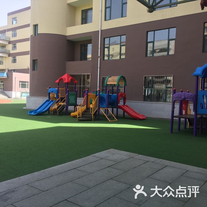 东北师大附小教学楼图片