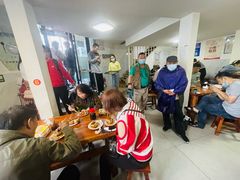 -宝瑞门钉肉饼店