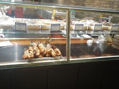 面包甜点陈列柜-新兴园饺子馆(河南街店)