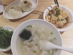 民国传统小馄饨-凤起龙游老面包子(凯德晶品店)