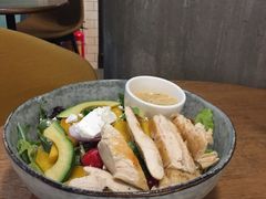 鸡肉牛油果芒果色拉-Wagas沃歌斯(太古汇店)