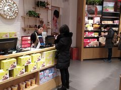 -良品铺子(五角场万达店)
