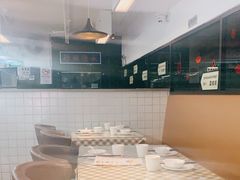 -新大咀港式茶餐厅(宝山万达店)