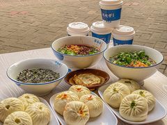 -李与白包子铺(桐梓林店)