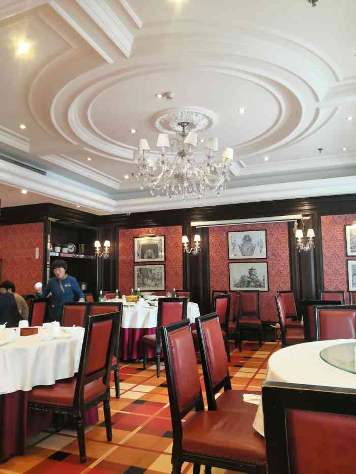 大鸭梨烤鸭店(石佛营店)-"人太多了,服务跟不上,菜品中规中矩.