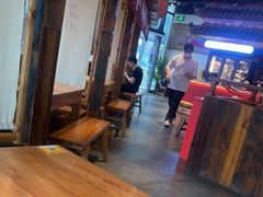 大堂-先启半步颠小酒馆(白麓里店)