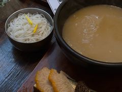 -银米·云南传统过桥米线(双廊黑金冠店)