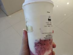 草莓蓝莓酪酪-LELECHA乐乐茶(上海五角场万达广场店)