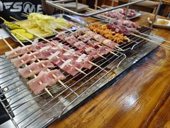 -哈尔滨小酒馆·鲜肉现穿自助烧烤(康新花园店)