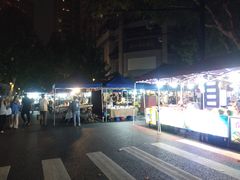 -吴山路夜市