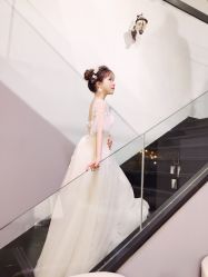 -艾米丽婚纱礼服