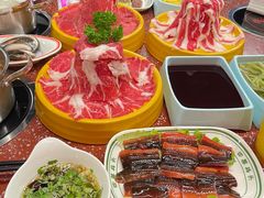 -四囍码头海鲜烧烤自助火锅(外滩南京东路悦荟广场店)