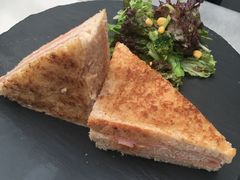 -HIGH FIVE哈福手工汉堡(桂林路店)