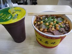 生烫鲜牛肉粉-江三王记牛杂馆(总店)