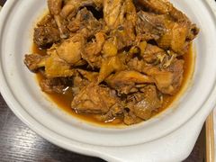 红烧土鸡煲-阿峰饭店·本地土菜馆·农家土鸡煲·一品神仙鸡(报福店)