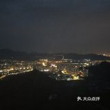 没到定都阁，中门寺上去，在去赵家洼的路上，好几个平台