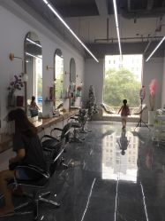 -茶发Salon·烫发染发理发